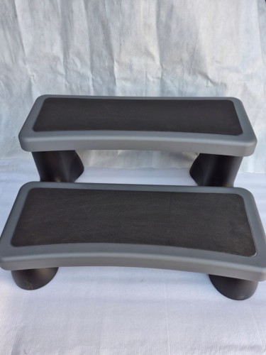Schodki schody do jacuzzi 85x67x40