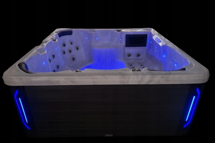 Wanna ogrodowe SPA Balboa 220x220 cm Akryl. Kompletne pokrywa schody